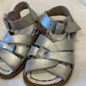 Toddler girl Salt Water sandals (silver)